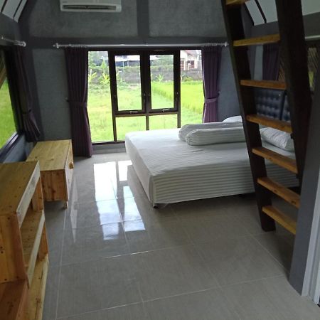 JOGLOPARI GuestHouse room 2 Tjepit Extérieur photo